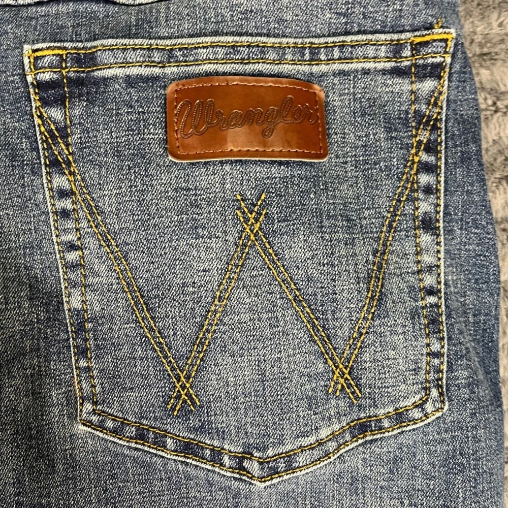Wrangler 20X Style 01 Relaxed Fit Men's Jeans Medium Wash‎ Blue Denim 40x32